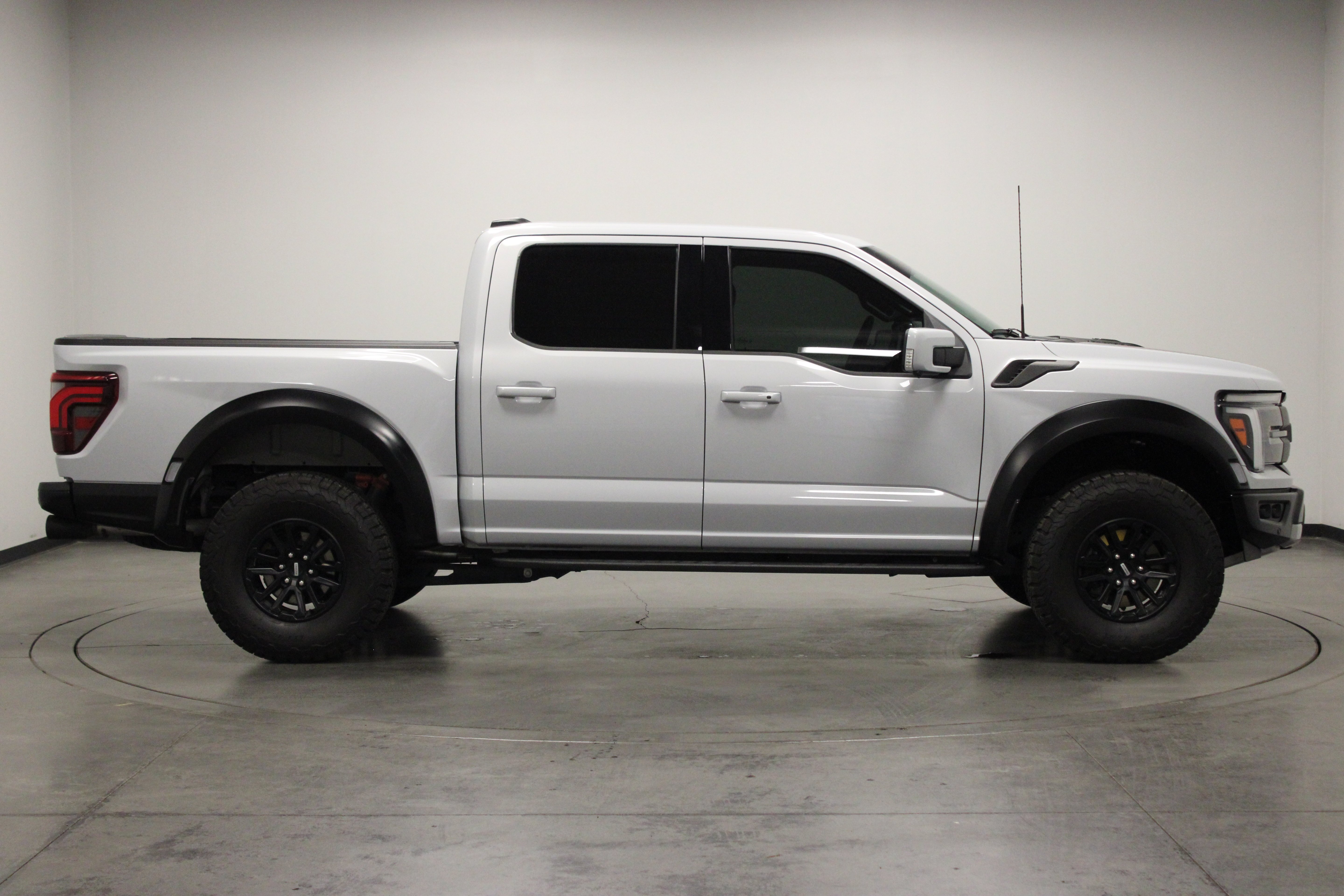 Used 2025 Space White Metallic Ford Raptor image 9