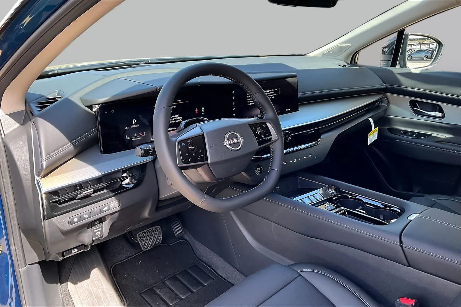 New 2026 Aurora Blue Pearl Metallic / Super Black Two-tone Nissan Platinum image 8
