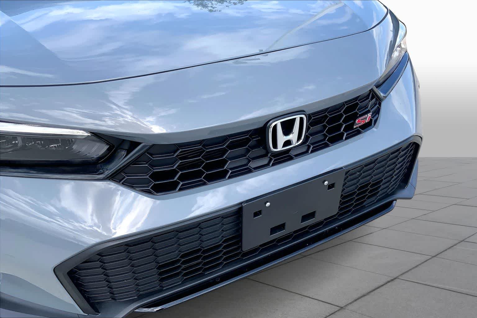 Used 2026 Urban Gray Pearl Honda  image 29
