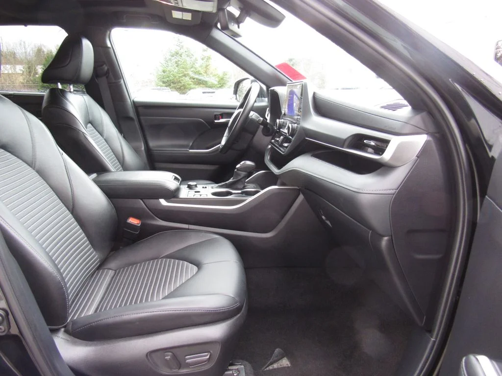 2025 Toyota Highlander XSE - Photo 18