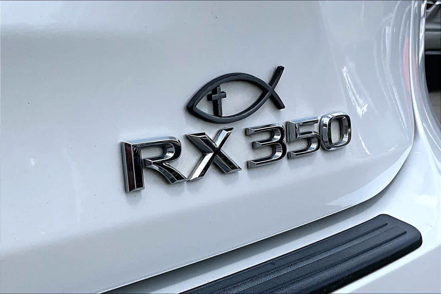 Used 2018 Eminent White Pearl Lexus  image 28