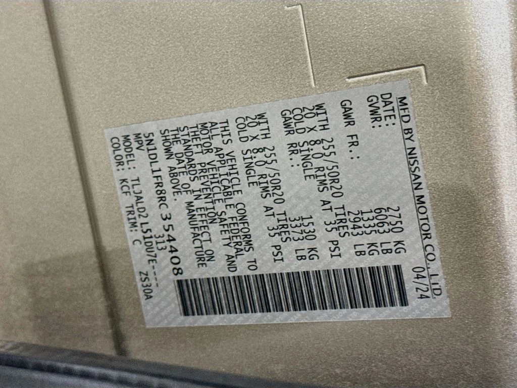 Certified Used 2024 Silver INFINITI LUXE image 46