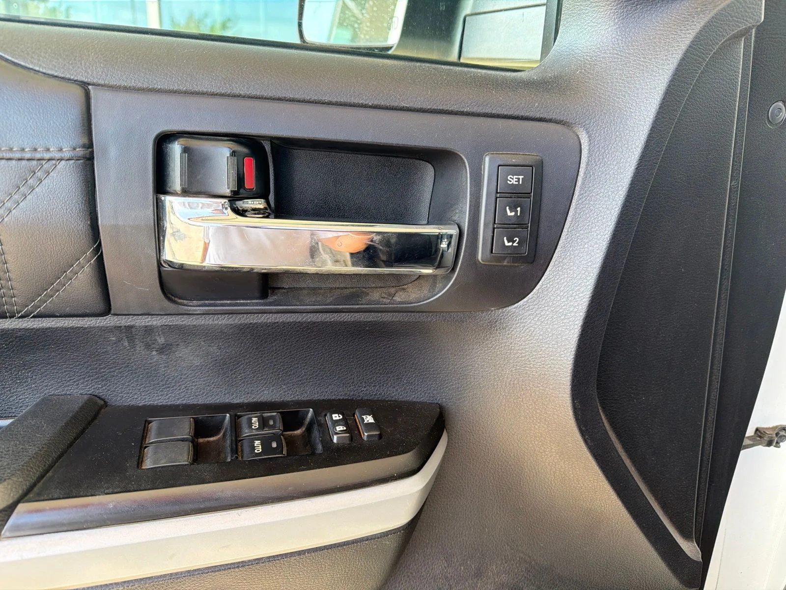 Used 2020 White Toyota Platinum image 4