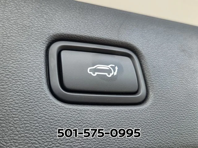 Used 2025 White Hyundai SEL image 16