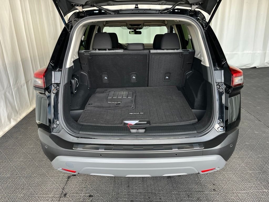Used 2023 Black Nissan SV image 27