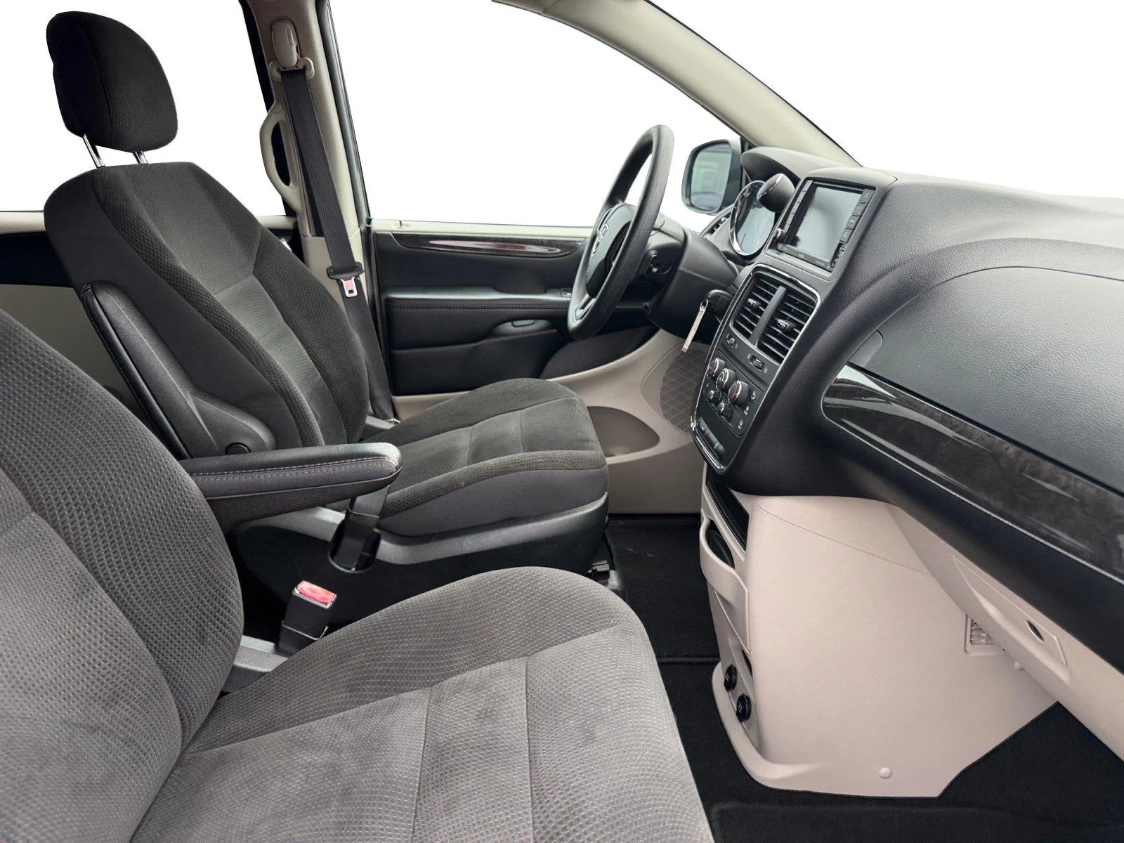 Used 2019 Granite Pearlcoat Dodge SE image 16