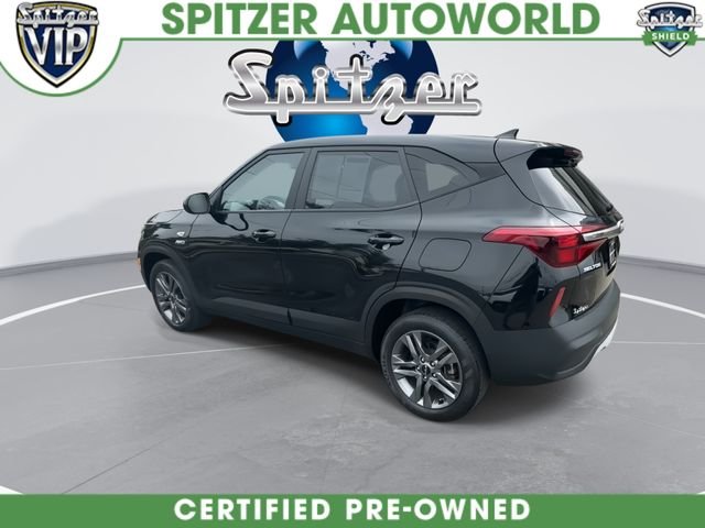 Used 2023 Black Kia LX image 7