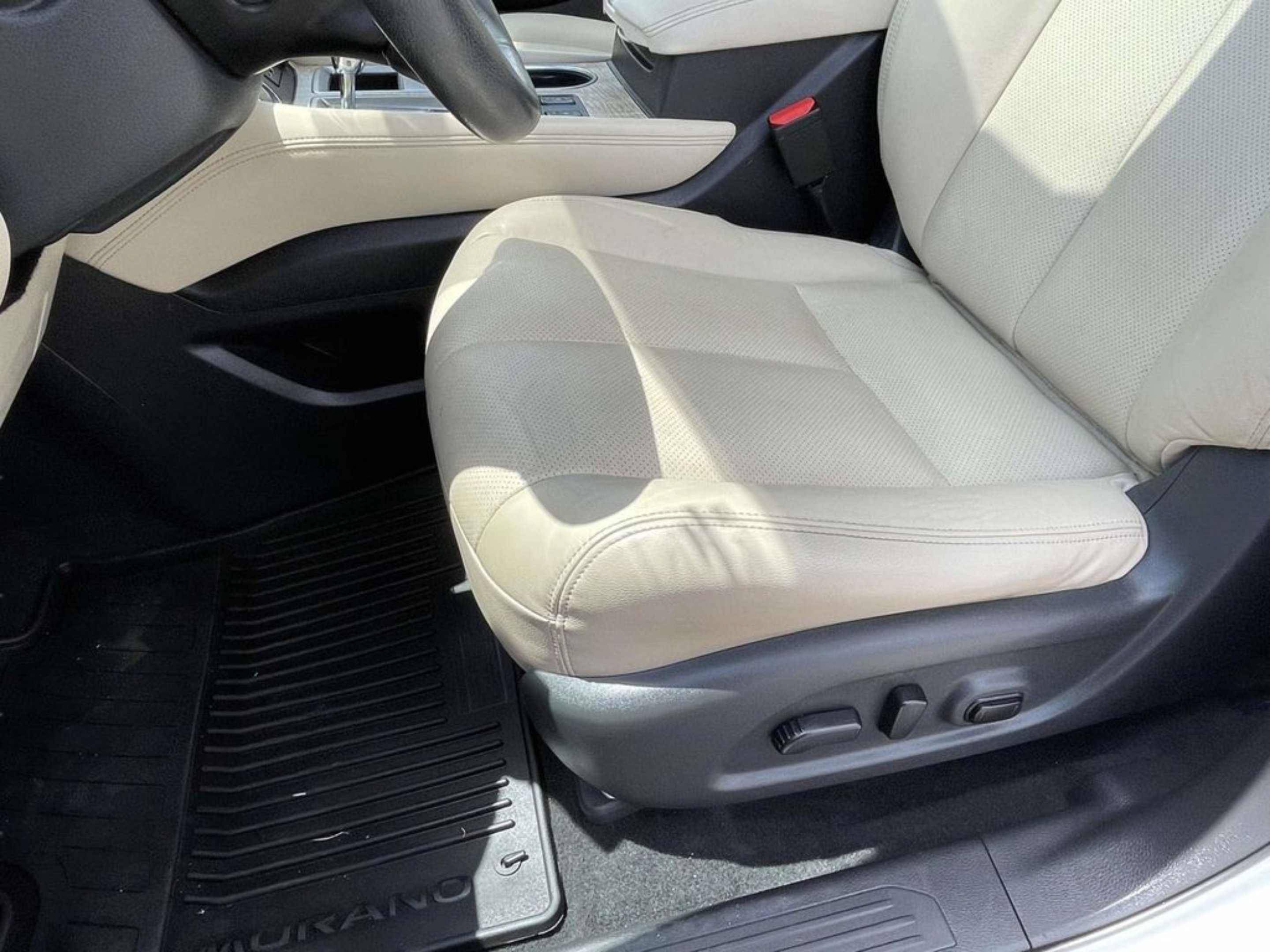 Used 2024 White Nissan SL image 13