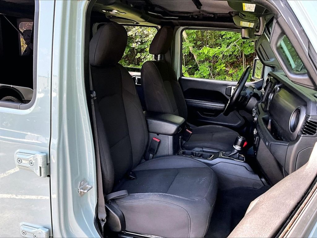 Used 2023 Earl Clearcoat Jeep Sport S image 11