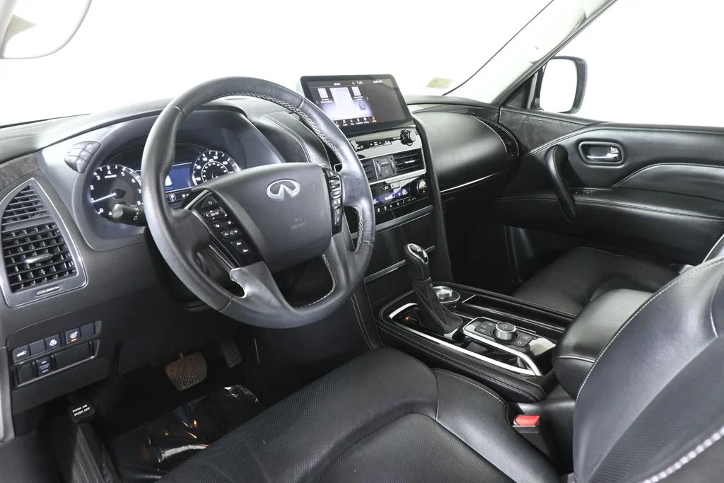 Certified Used 2023 White INFINITI LUXE image 15