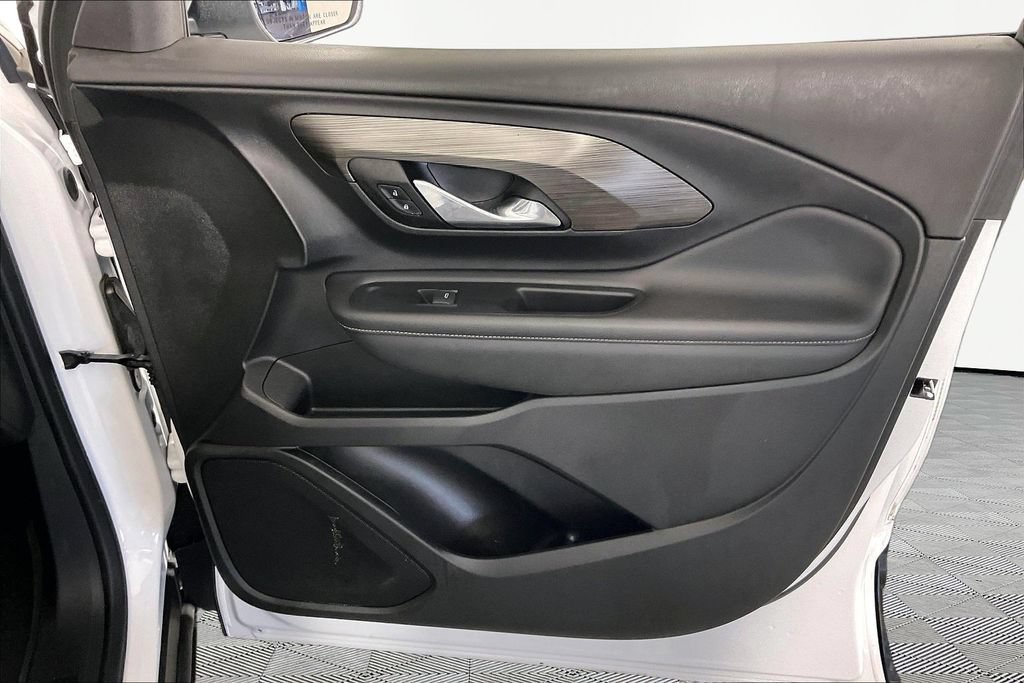 2023 GMC Terrain SLE - Photo 25