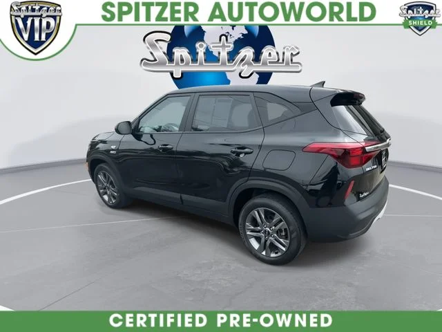 Used 2023 Black Kia LX image 7