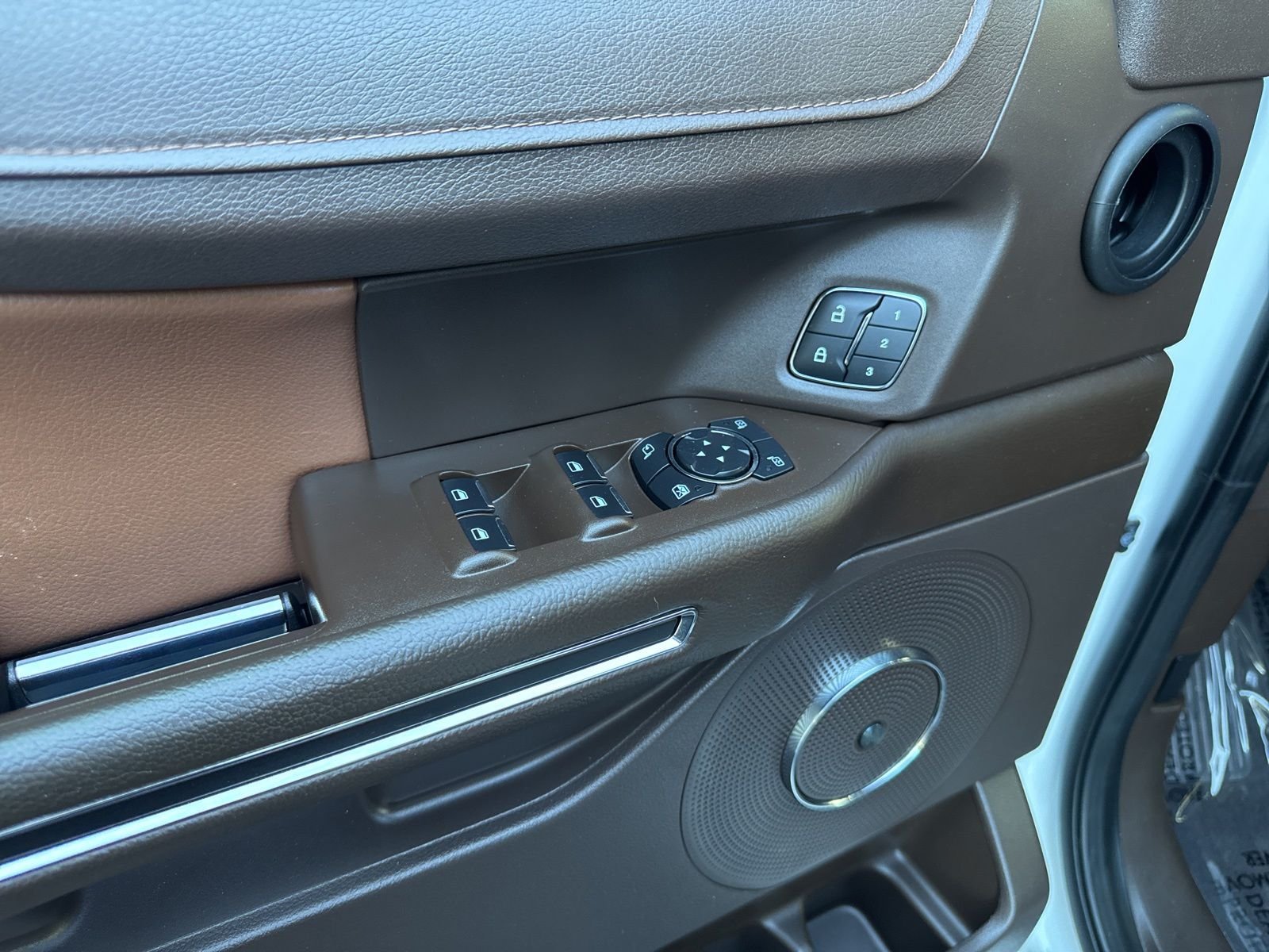 Used 2022 White Ford King Ranch image 24