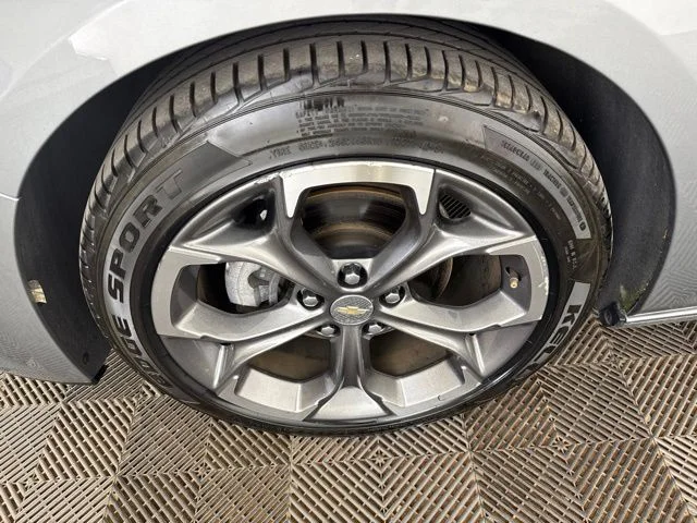 Used 2023 Gray Chevrolet LT image 26