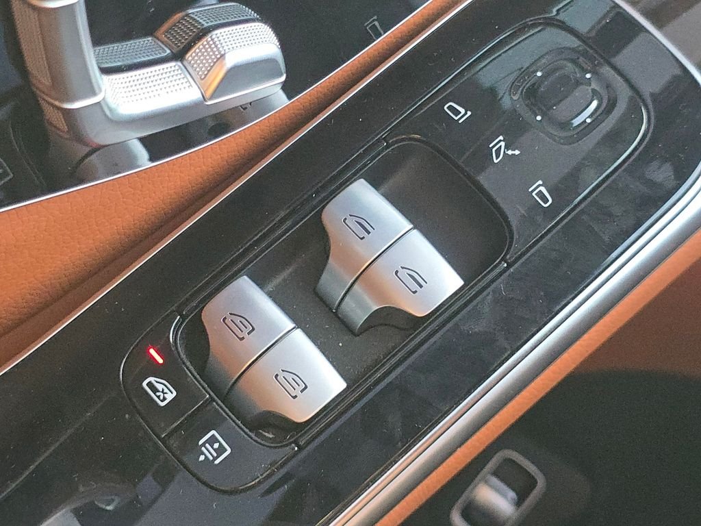 Used 2022 Black Mercedes-Benz S 500 image 25