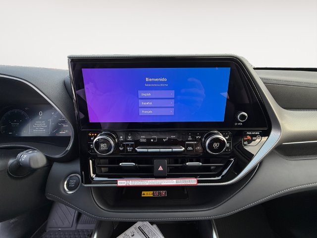 New 2026 Wind Chill Pearl <sup>1</sup> Toyota Platinum image 14