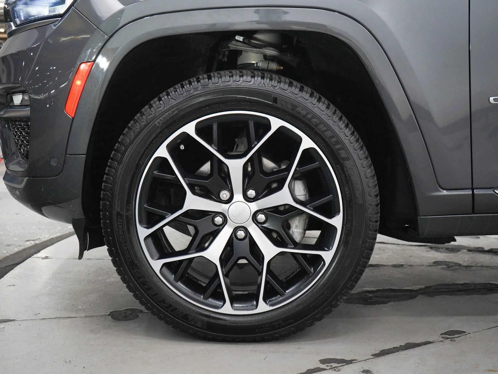 Used 2024 Baltic Gray Metallic Clearcoat Jeep Summit Reserve image 31
