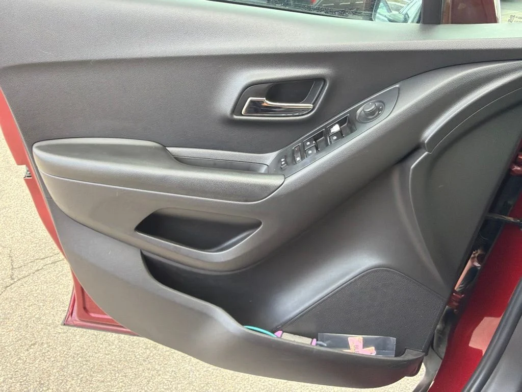 Used 2021 Crimson Metallic Chevrolet LT image 4