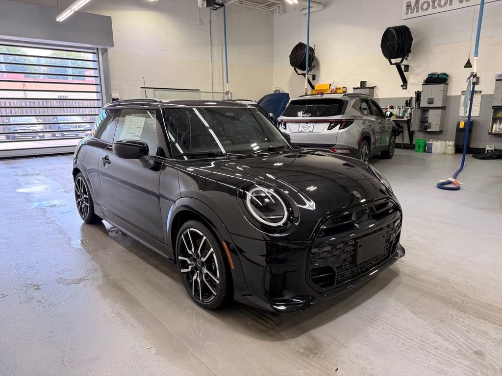 New 2026 Midnight Black II Metallic MINI  image 7