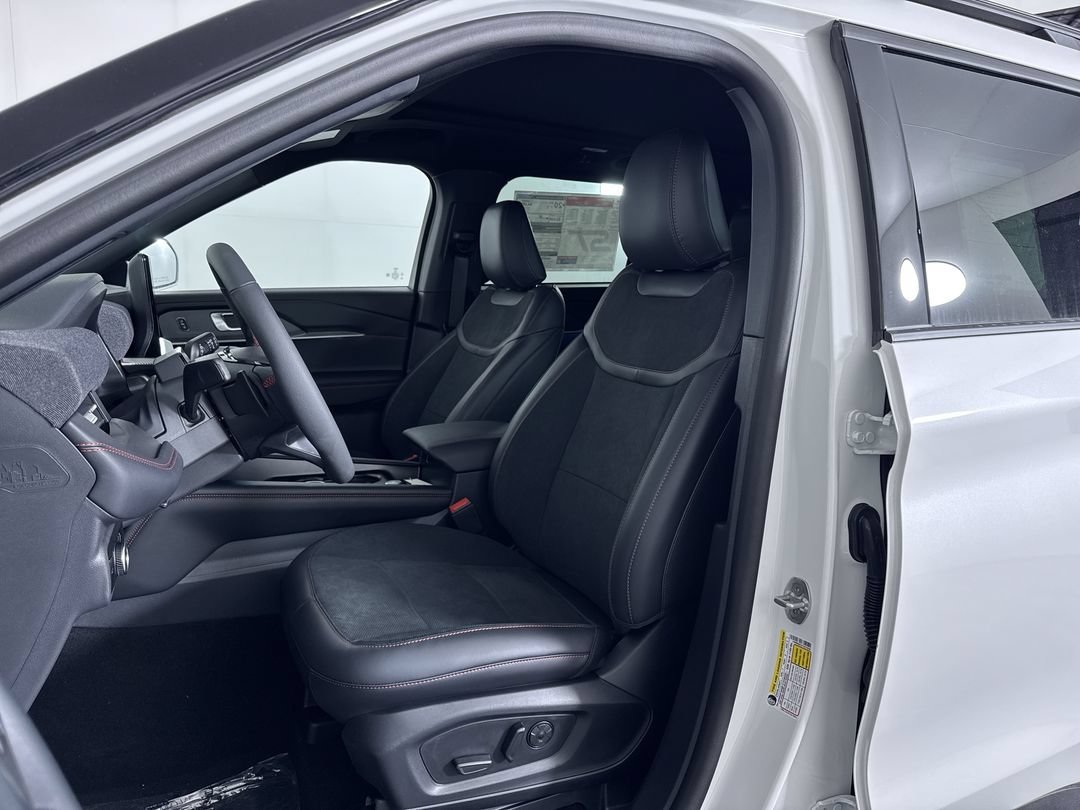 New 2026 Star White Metallic Tri-Coat Ford ST image 15