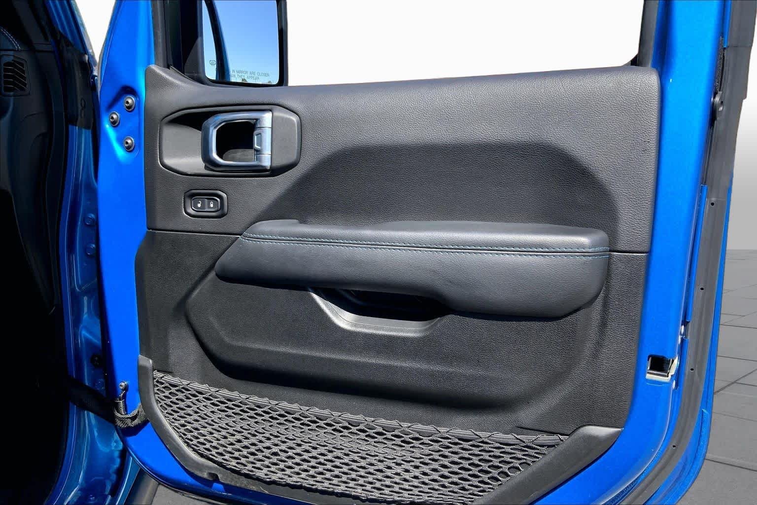 Used 2022 Hydro Blue Pearlcoat Jeep Unlimited Rubicon image 23
