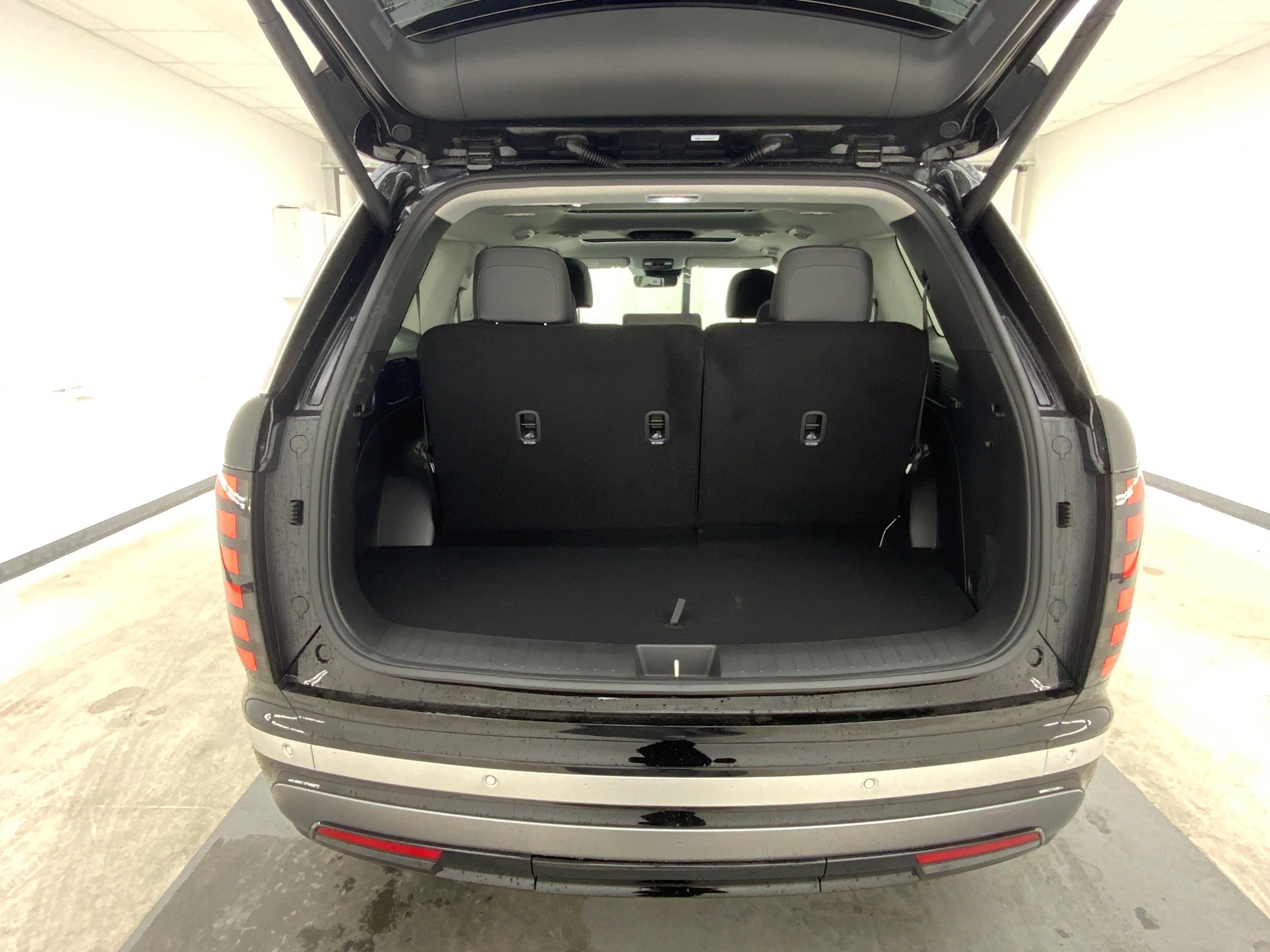 New 2026 Abyss Black Pearl Hyundai Limited image 7