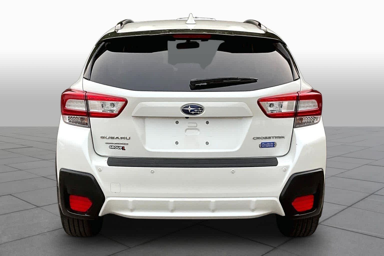 Used 2019 Crystal White Pearl Subaru  image 5