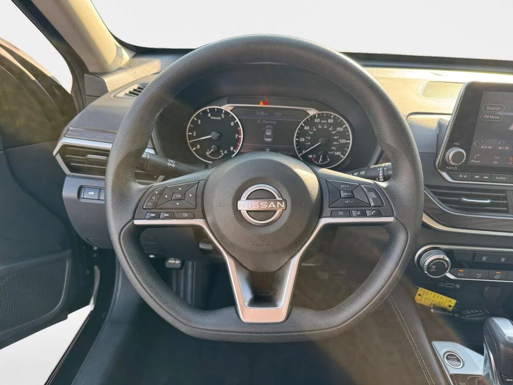 Used 2023 Super Black Clearcoat Nissan 2.5 SV image 11