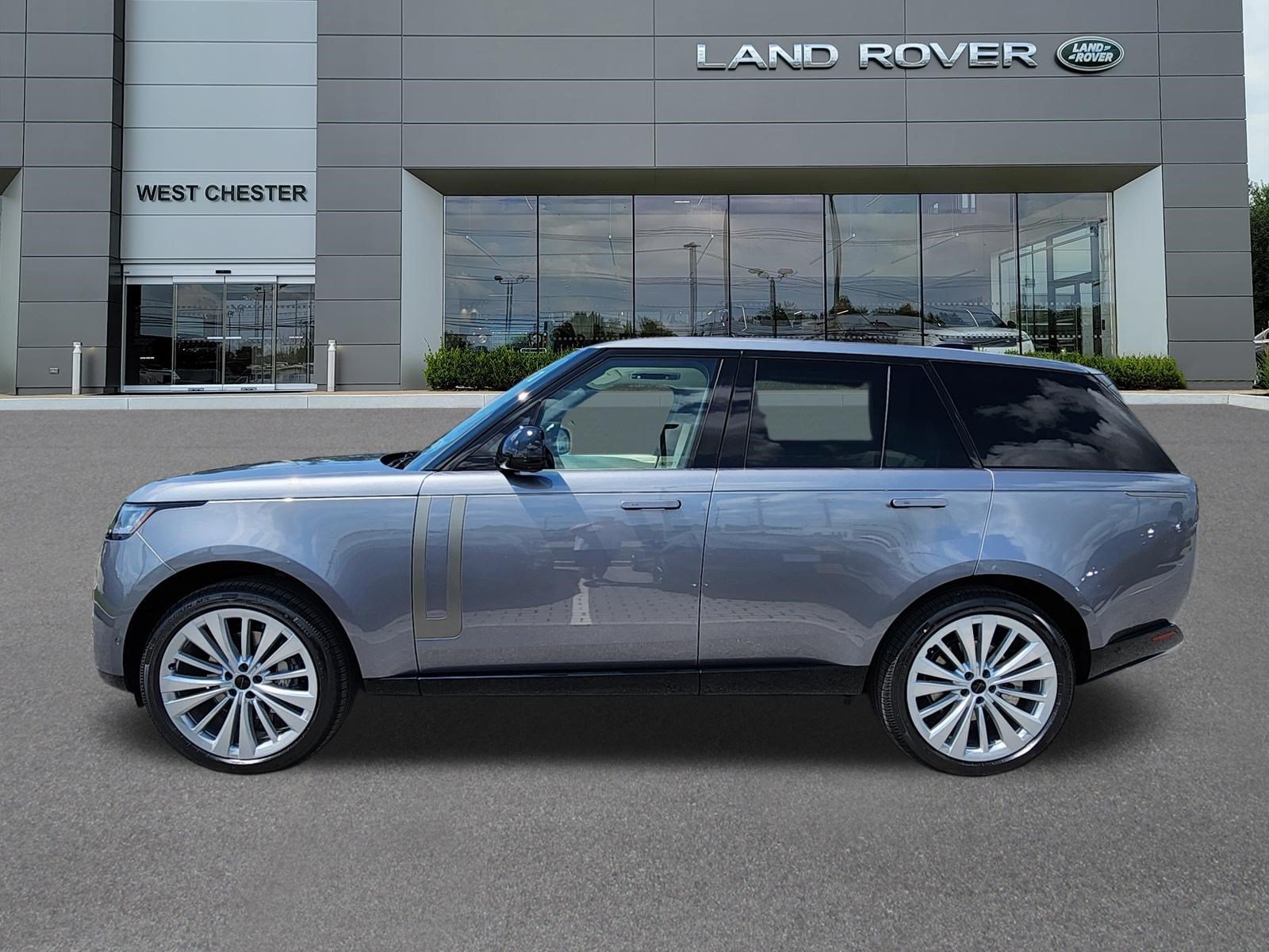 New 2026 Eiger Grey LAND ROVER SE image 5