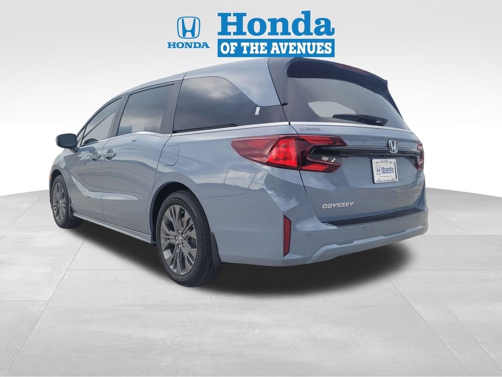 New 2026 Sonic Gray Pearl Honda Touring image 5