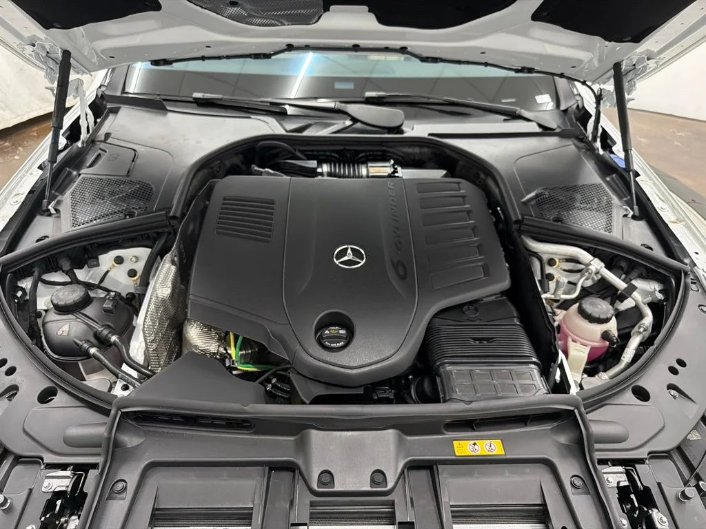 New 2027 White Mercedes-Benz S 580 image 33