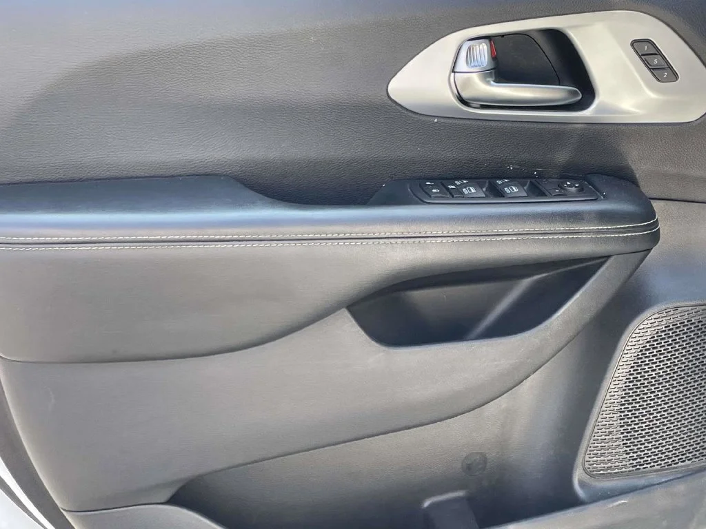 Used 2020 White Chrysler Touring L Plus image 19