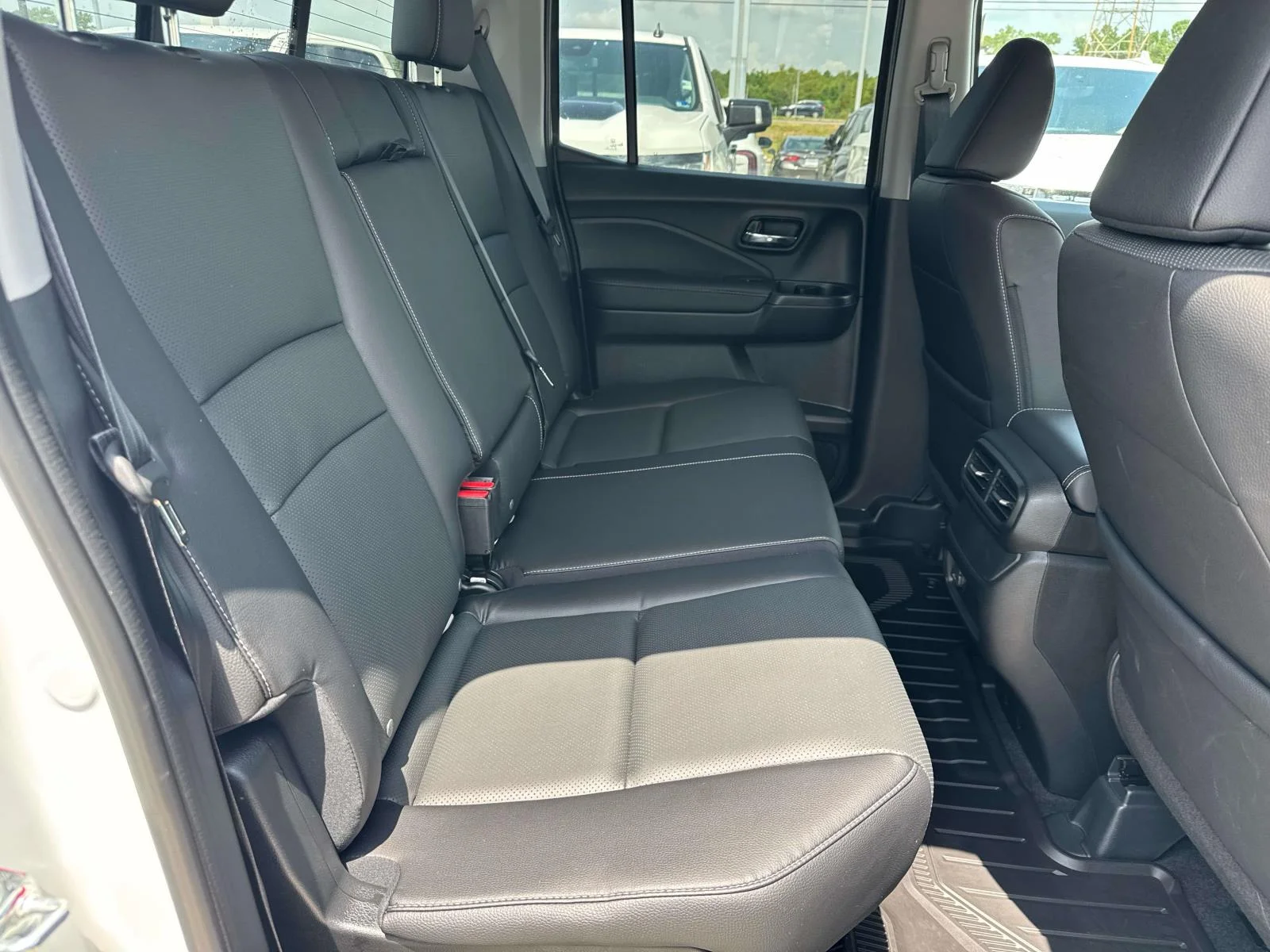 Used 2025 White Honda RTL AWD image 9