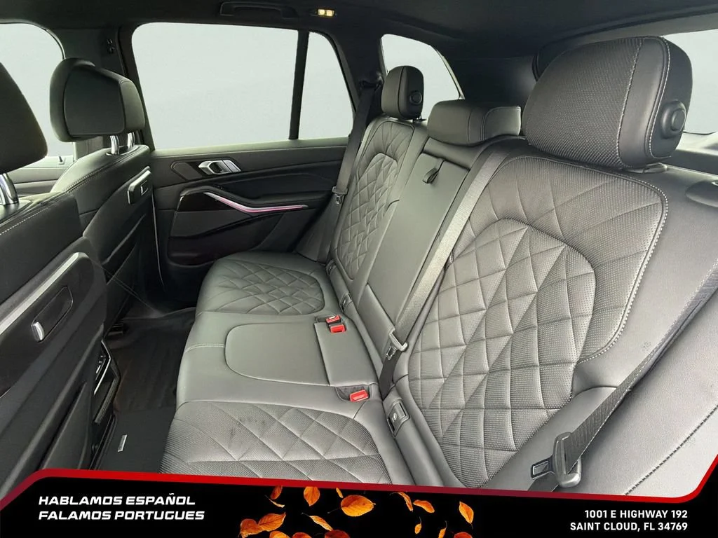 Used 2024  BMW xDrive40i image 28