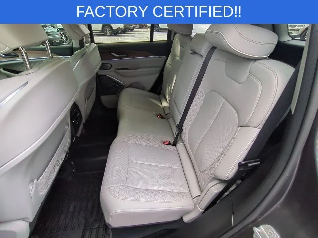 Used 2022 Gray Jeep Summit 4xe image 32
