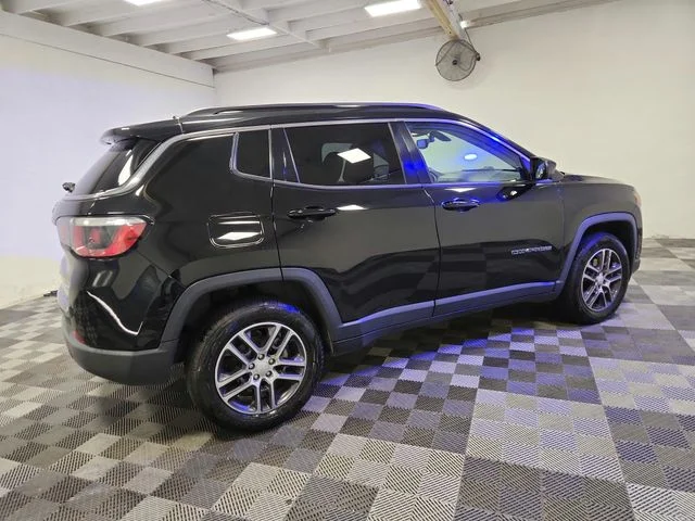 Used 2018 Black Jeep Latitude image 7