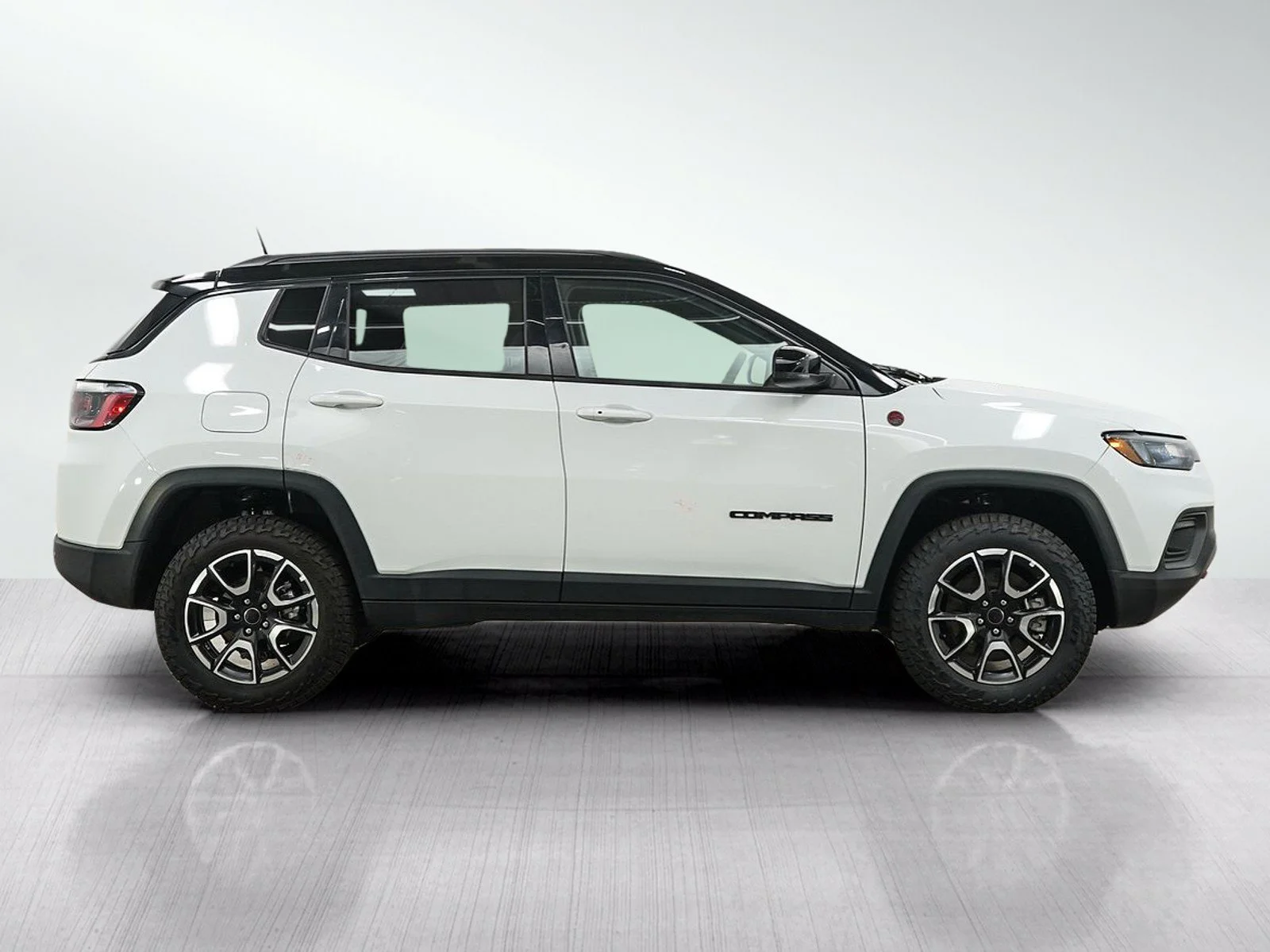 Used 2025 Bright White Clearcoat Jeep Trailhawk image 6