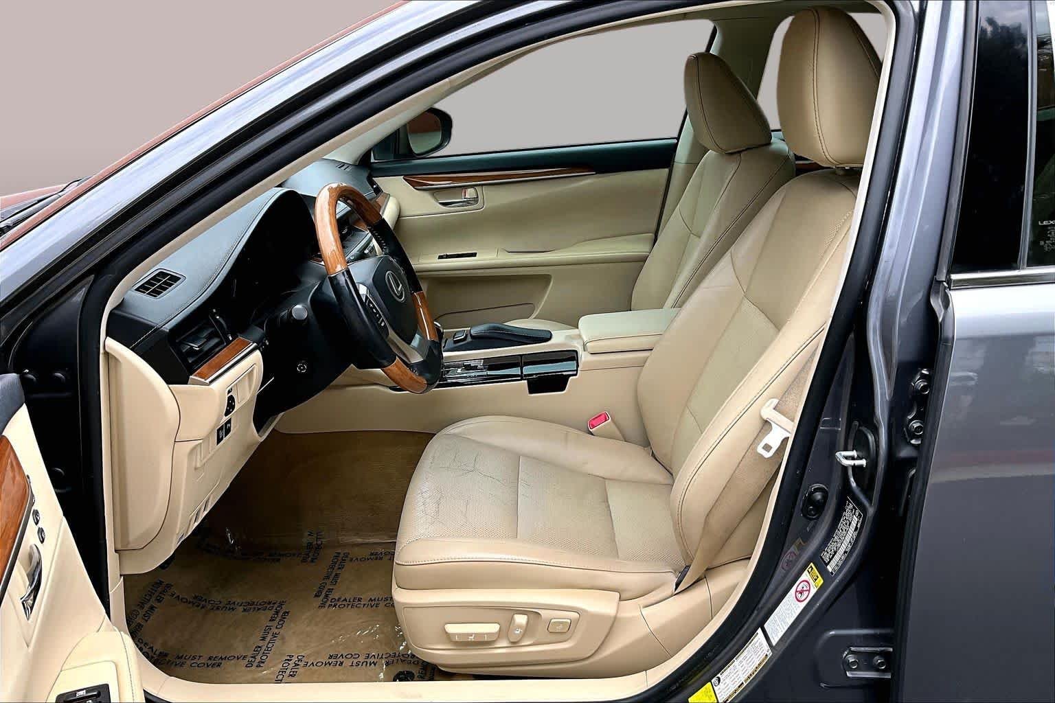 Used 2014 Nebula Gray Pearl Lexus Hybrid image 7