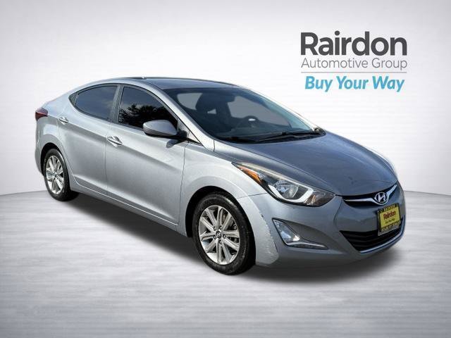 Used 2015 Titanium Gray Metallic Hyundai SE image 1