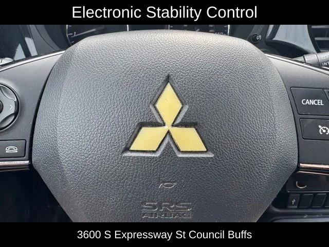 Used 2020 Silver Mitsubishi SEL image 9
