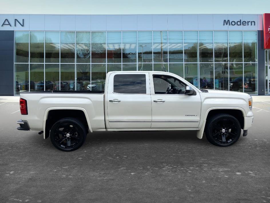 Used 2015 White Diamond Tricoat GMC Denali image 4