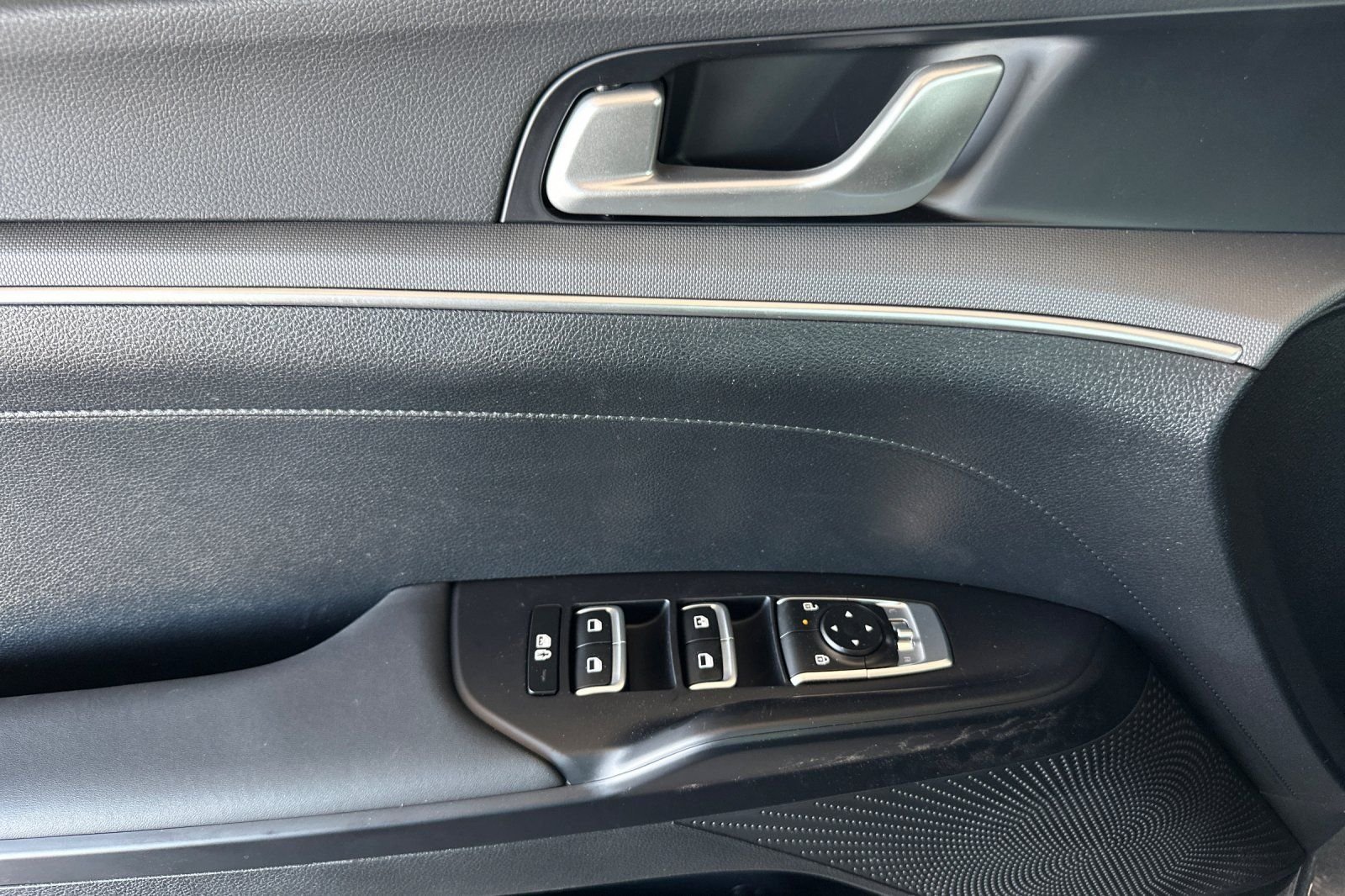 New 2026 Gray Kia LXS image 11