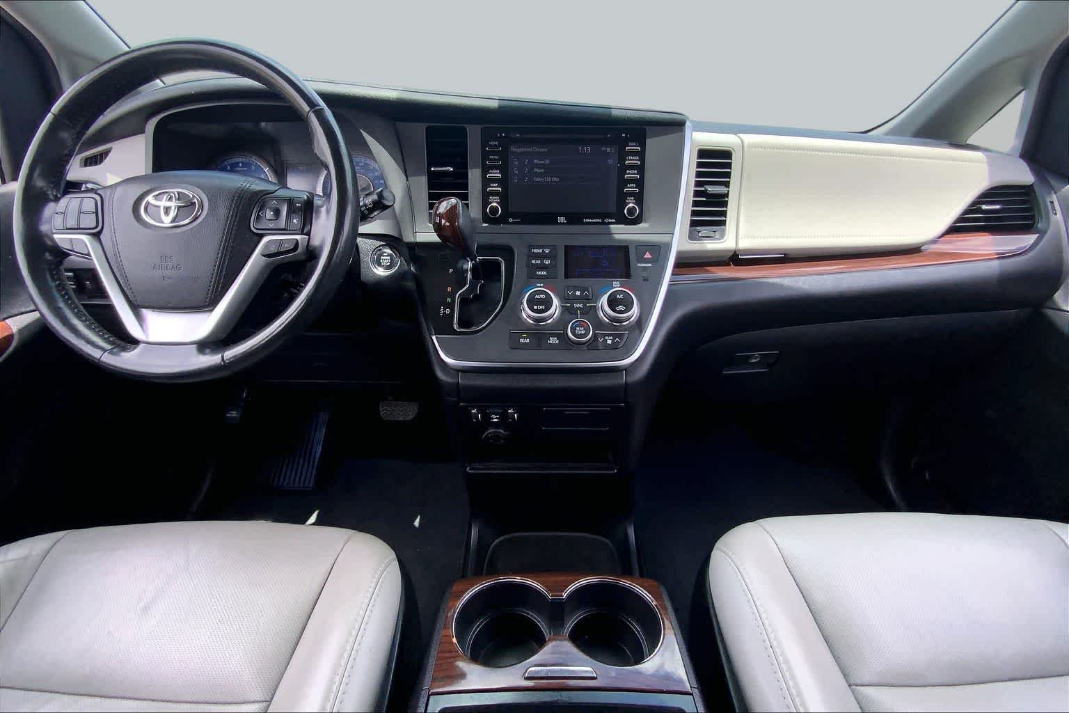 Used 2018 Toasted Walnut Pearl Toyota Limited image 15