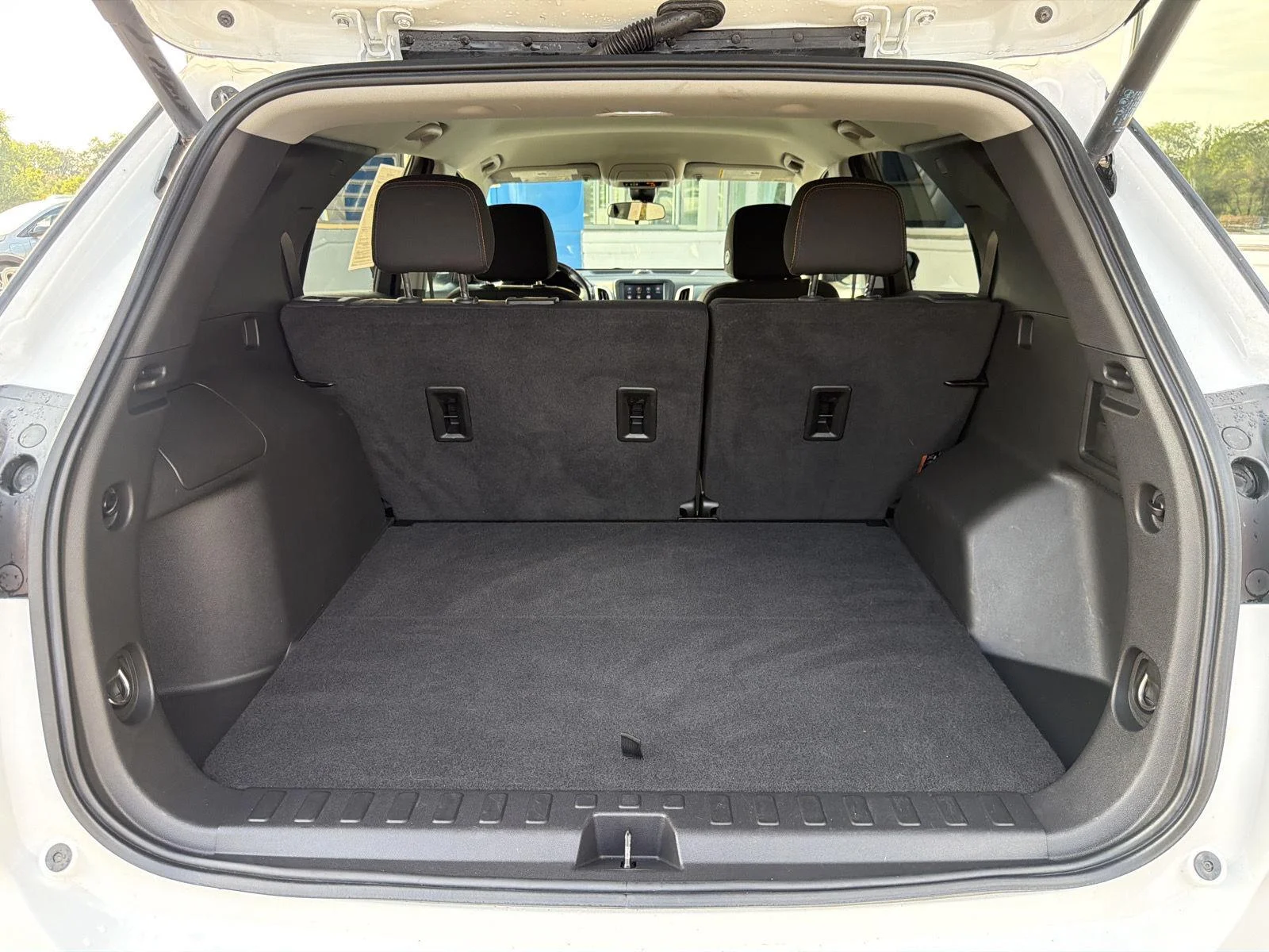 Used 2022 Summit White Chevrolet LT image 37