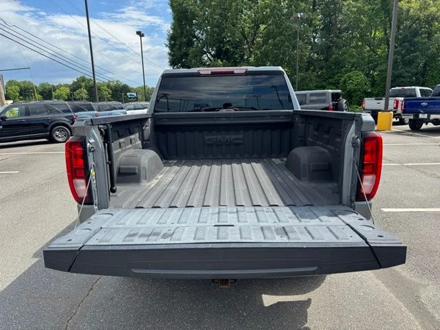 Used 2021 Gray GMC Elevation image 9
