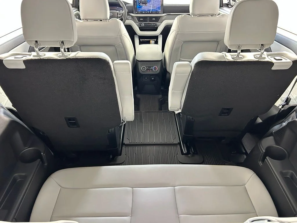 New 2026 Carbonized Gray Metallic Ford Platinum™ image 38