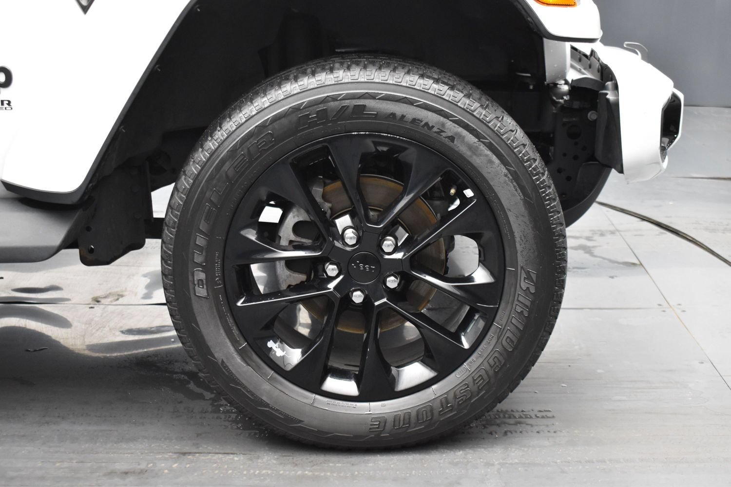 Used 2022 Bright White Clearcoat Jeep Unlimited High Altitude image 5