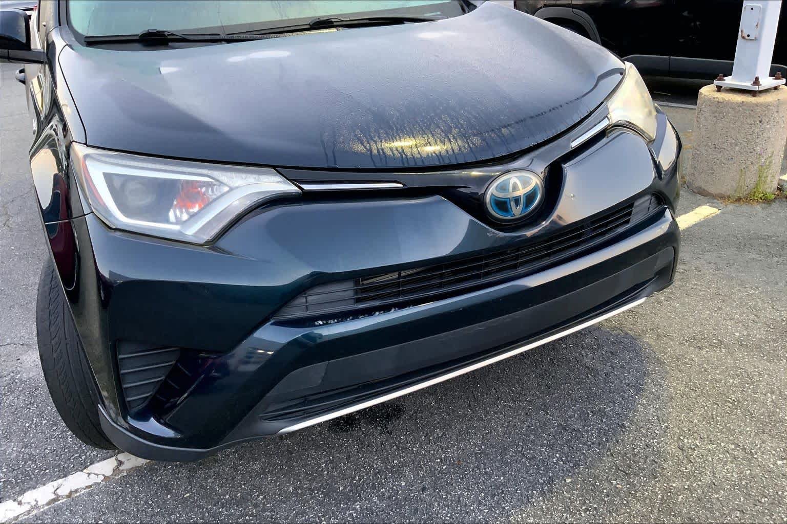 Used 2018 Galactic Aqua Mica Toyota Hybrid LE image 42