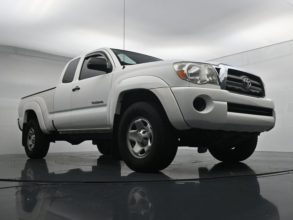 Used 2009 White Toyota PreRunner image 33