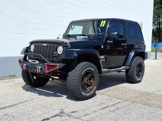 Used 2011 Black Jeep Sahara image 8
